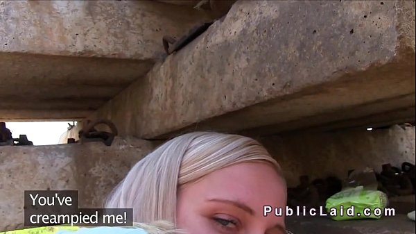 Dity blonde amateur anal bangs outdoors